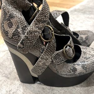 Jeffrey Campbell Platform Heels!